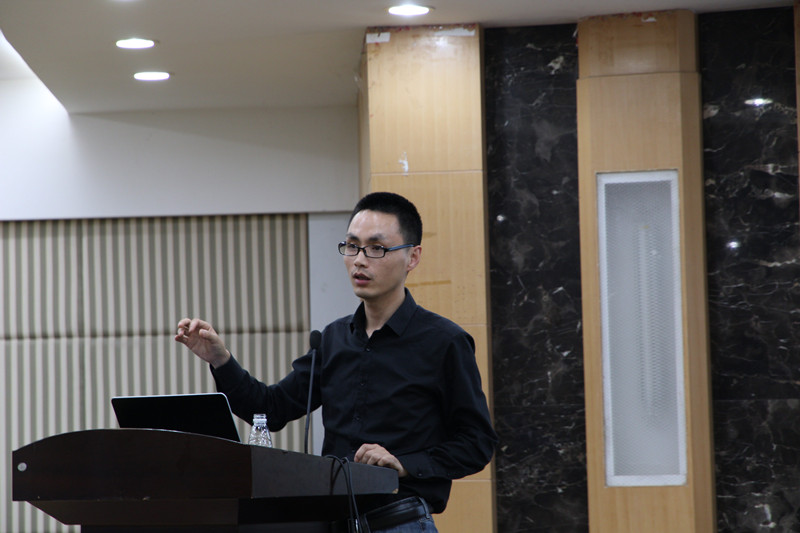 南航飞机设计技术研究所副所长郑祥明博士做客研究生科学与人文大讲堂