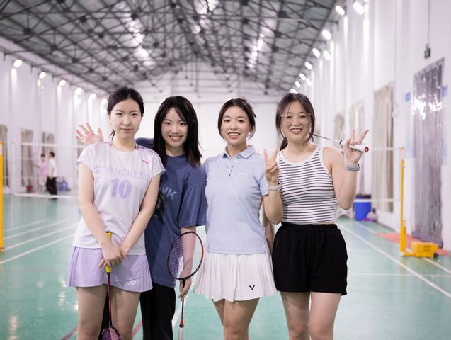 女双双方合影 女双双方合影